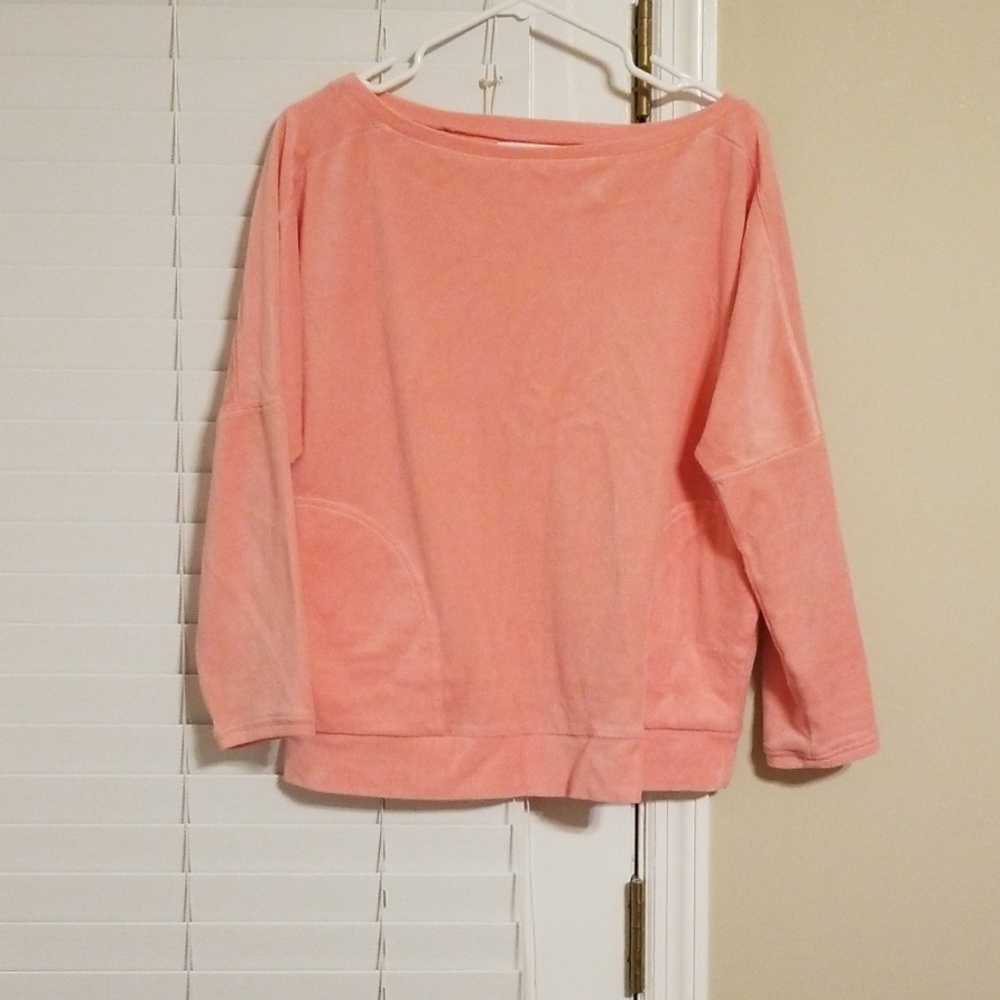 VS sweater